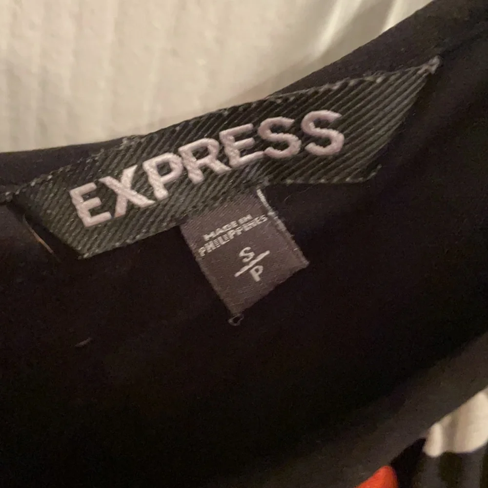 Express cute tank top - Picture 2 of 4